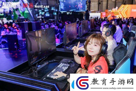 CJ暴雪展臺熱度爆棚！COSER合影、展館活動豐富