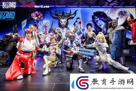 CJ暴雪展臺熱度爆棚！COSER合影、展館活動豐富