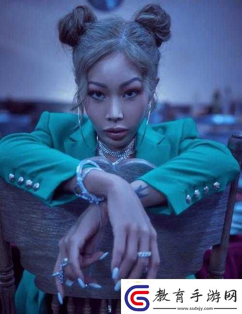 南韓第一女rapper引領潮流風尚！